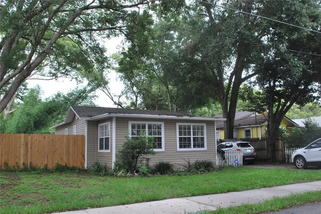 1311 E Pineloch Avenue Orlando FL 32806