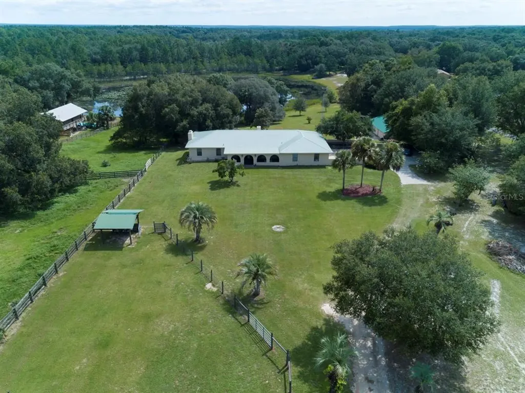 6737 SE 180th Avenue Road Ocklawaha FL 32179