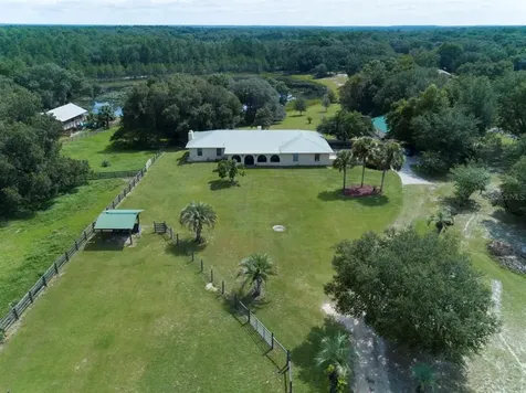 6737 SE 180th Avenue Road Ocklawaha FL 32179