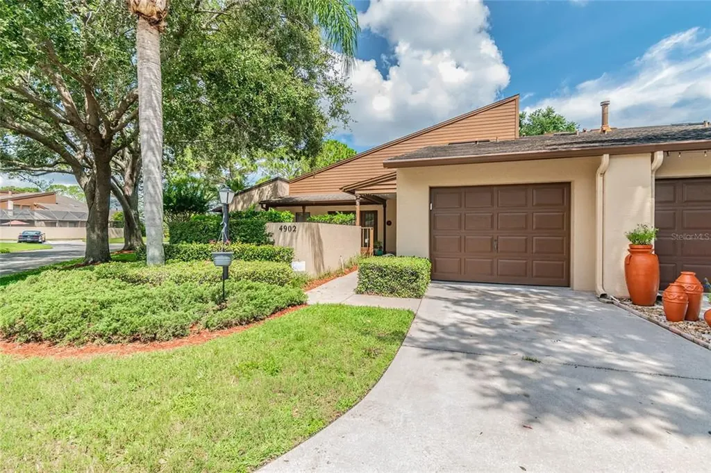 4902 Umber Way S Tampa FL 33624