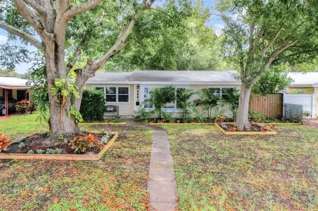 5441 39th Avenue N St Petersburg FL 33709
