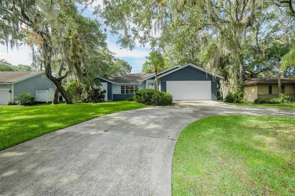 4678 Robin Hood Trail E Sarasota FL 34232