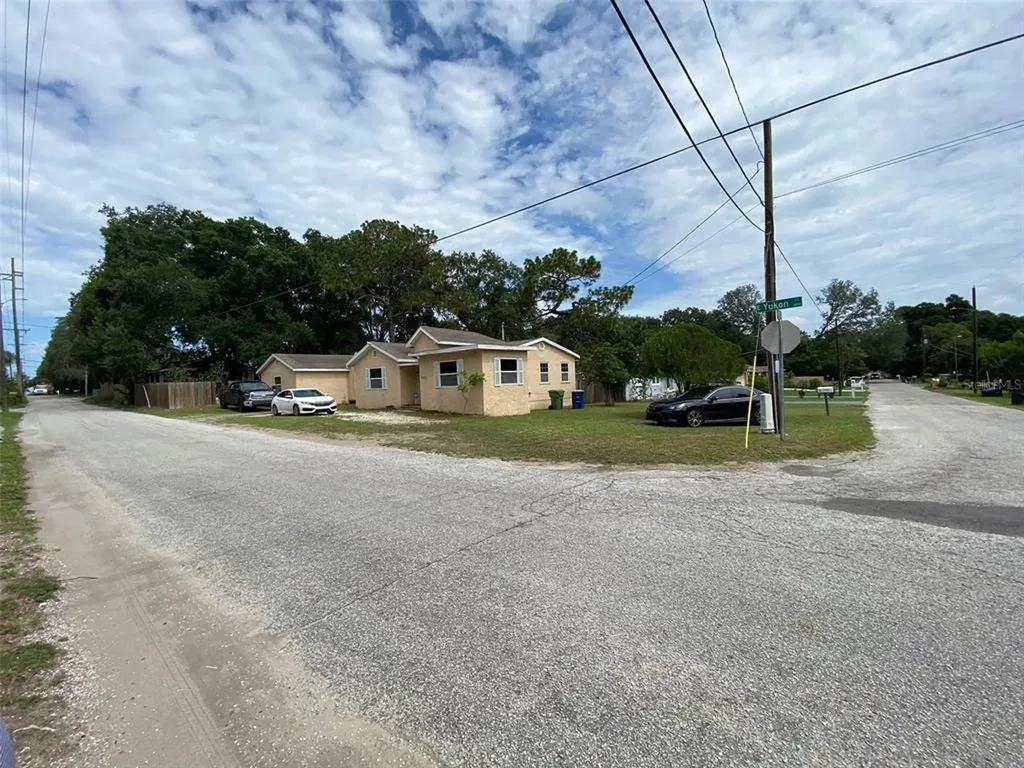 8702 N Temple Avenue Tampa FL 33617