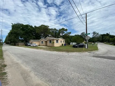 8702 N Temple Avenue Tampa FL 33617