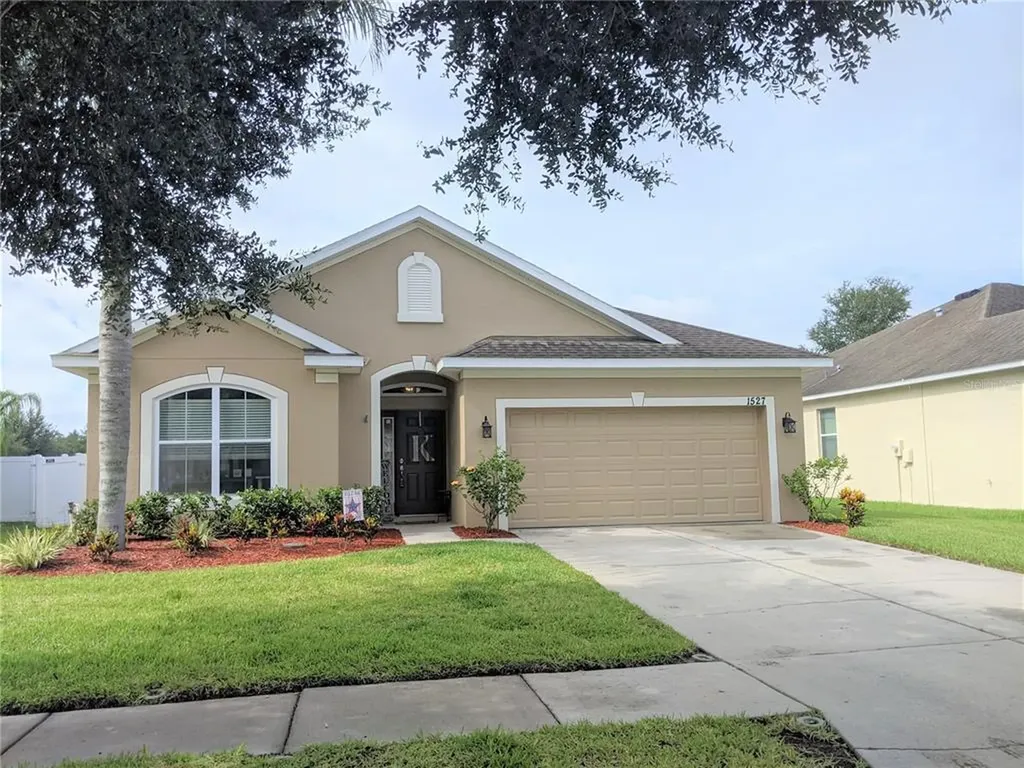 1527 Rhodeswell Lane Dover FL 33527