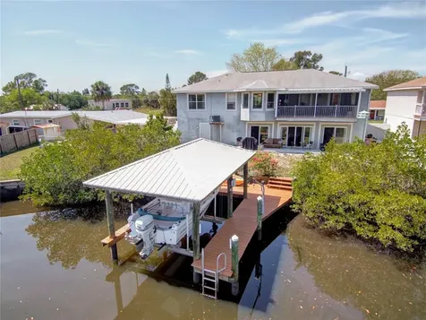 221 15th Street NW Ruskin FL 33570