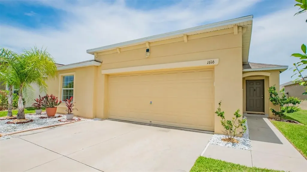 1616 Climbing Dayflower Drive Ruskin FL 33570