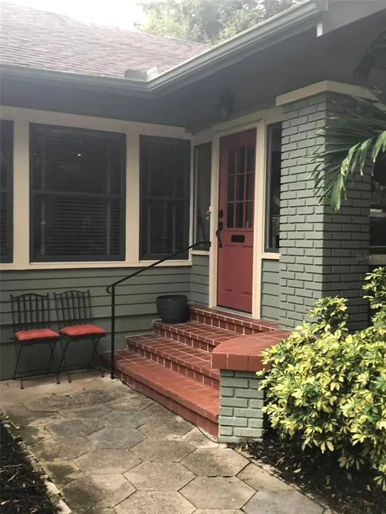 200 18th Avenue NE St Petersburg FL 33704