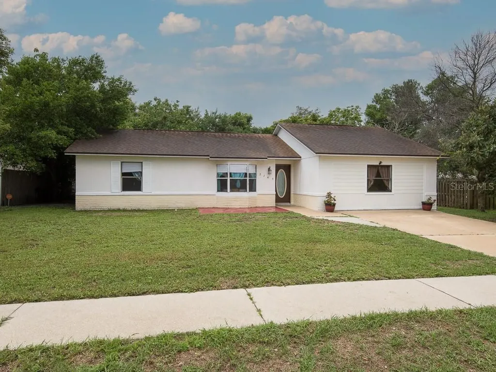 2765 Beal Street Deltona FL 32738
