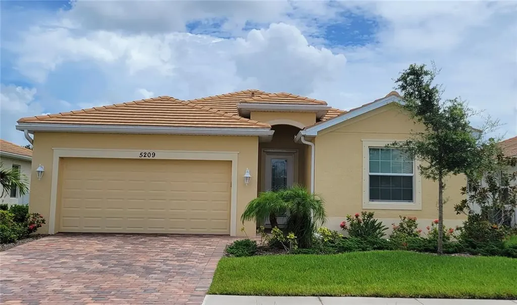 5209 Grand Cypress Boulevard North Port FL 34287