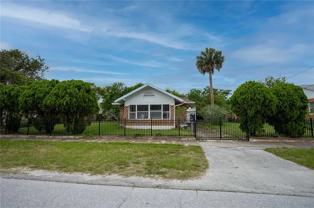 311 N Wild Olive Avenue Daytona Beach FL 32118
