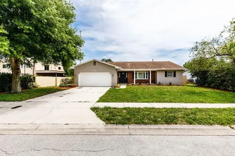 112 NW Monroe Circle N St Petersburg FL 33702