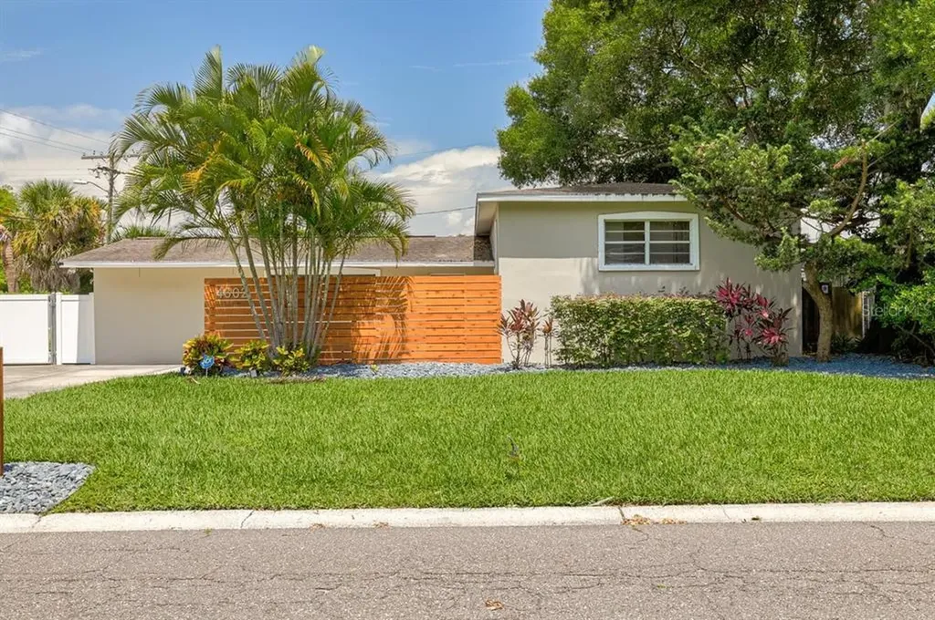 4602 S Cortez Avenue Tampa FL 33611