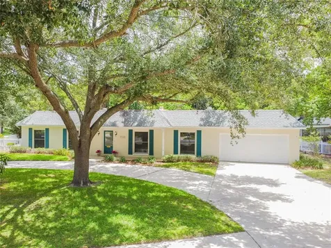 2542 Lake Ellen Circle Tampa FL 33618