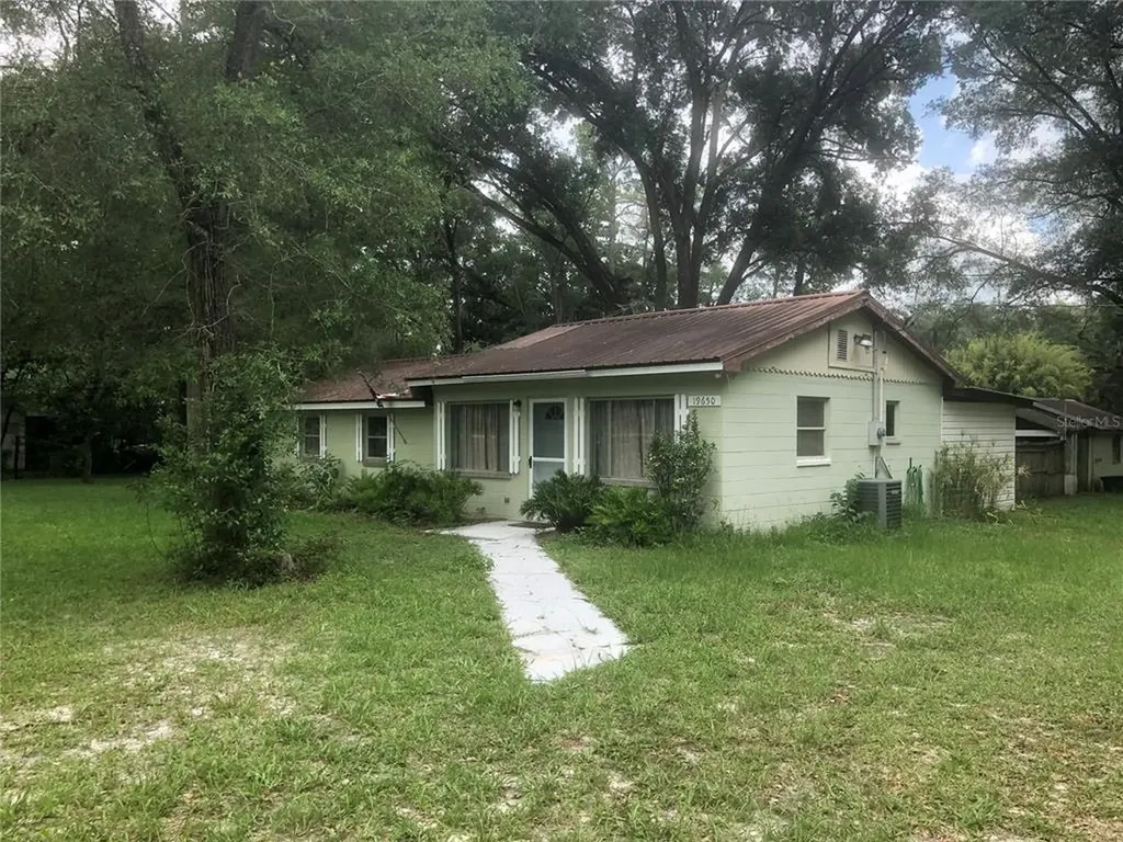 19650 SE 32nd Place Morriston FL 32668