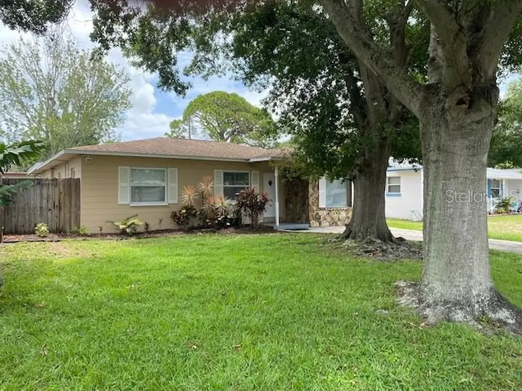 1621 52nd Street N St Petersburg FL 33710