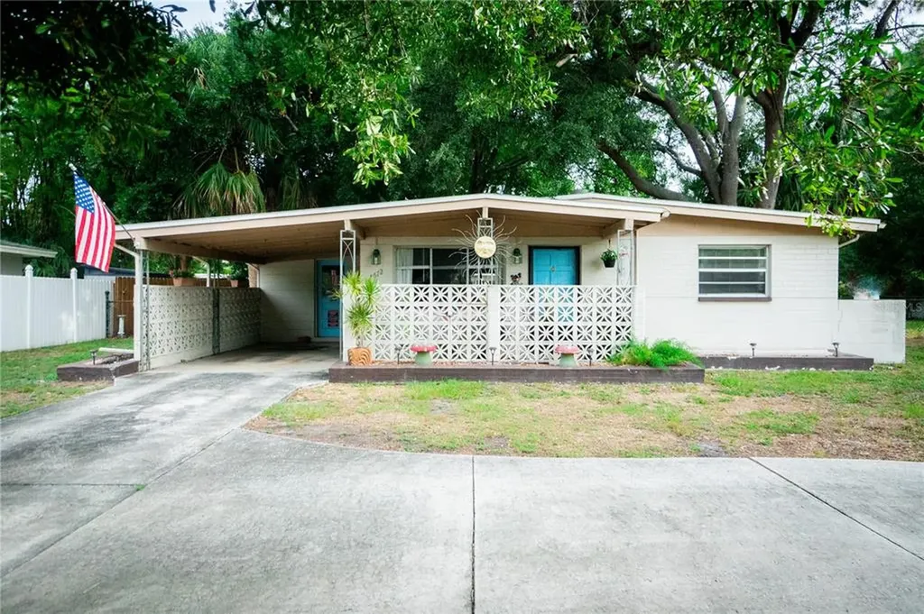 5672 Kiwanis Place NE St Petersburg FL 33703