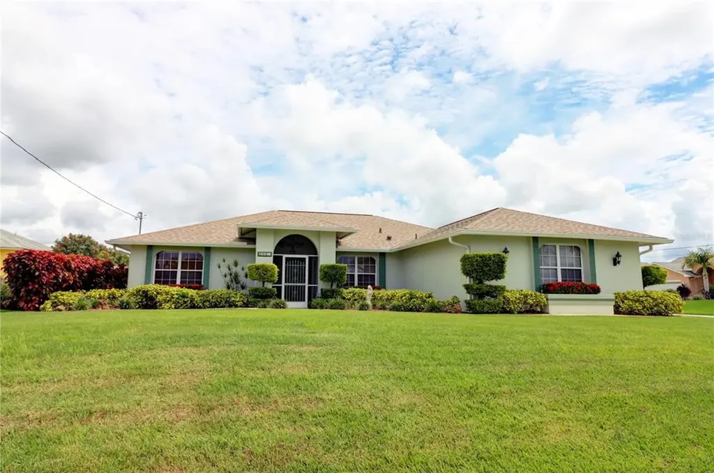 205 SW 43rd Lane Cape Coral FL 33914