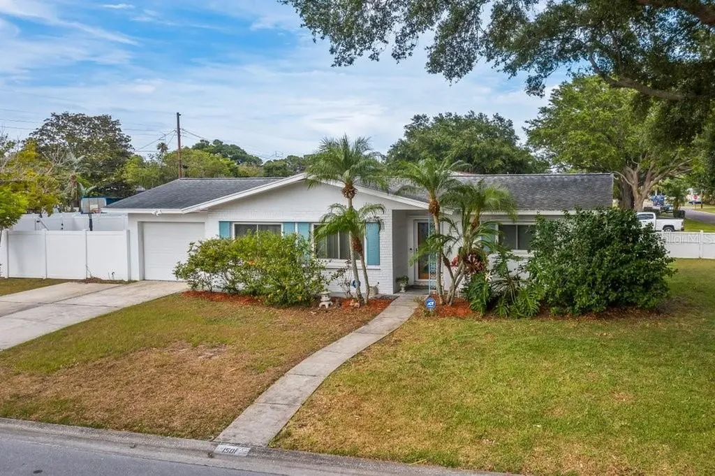 1501 38th Street N St Petersburg FL 33713