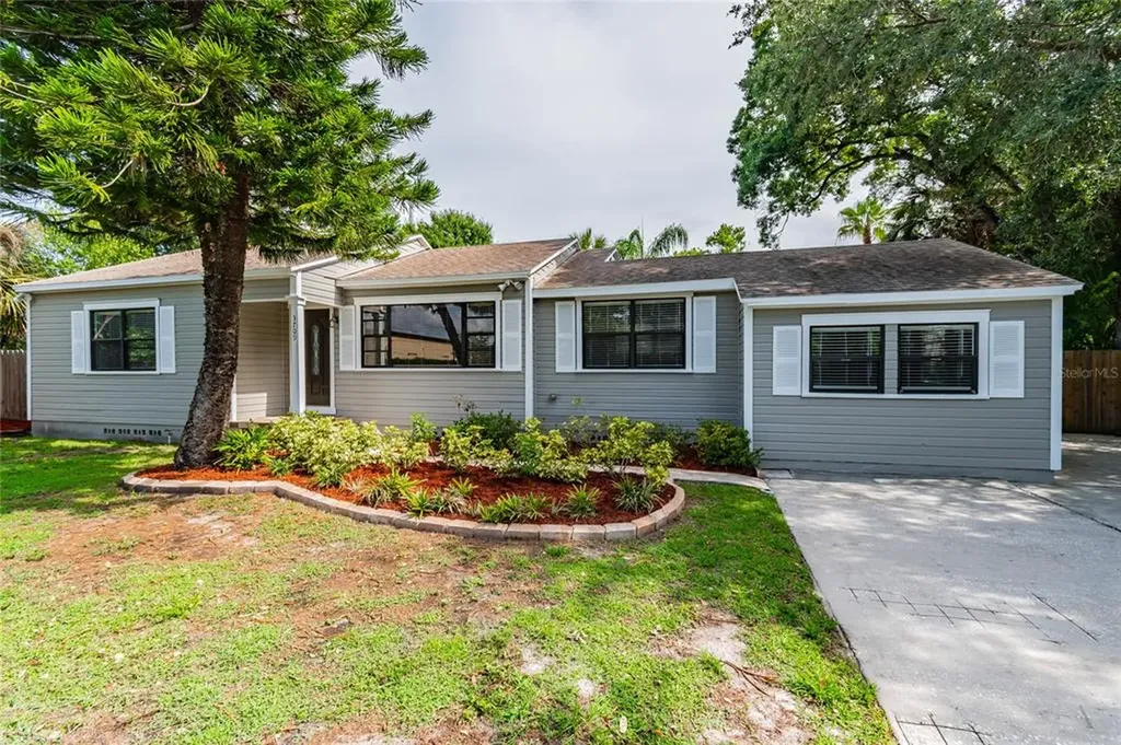 3709 W Griflow Street Tampa FL 33629