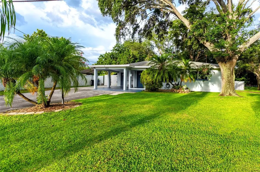 8201 Waverly Road N St Petersburg FL 33702