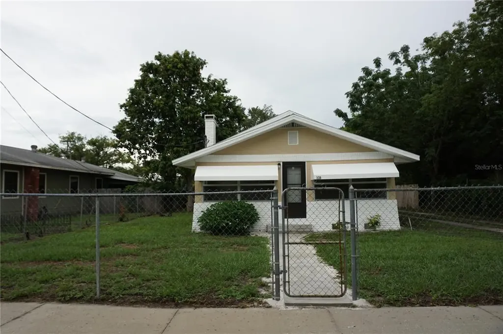 320 Pine Street Auburndale FL 33823