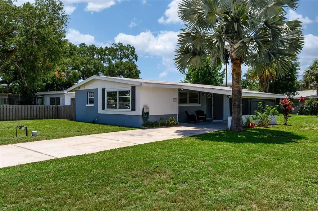 1806 58th Avenue Drive W Bradenton FL 34207