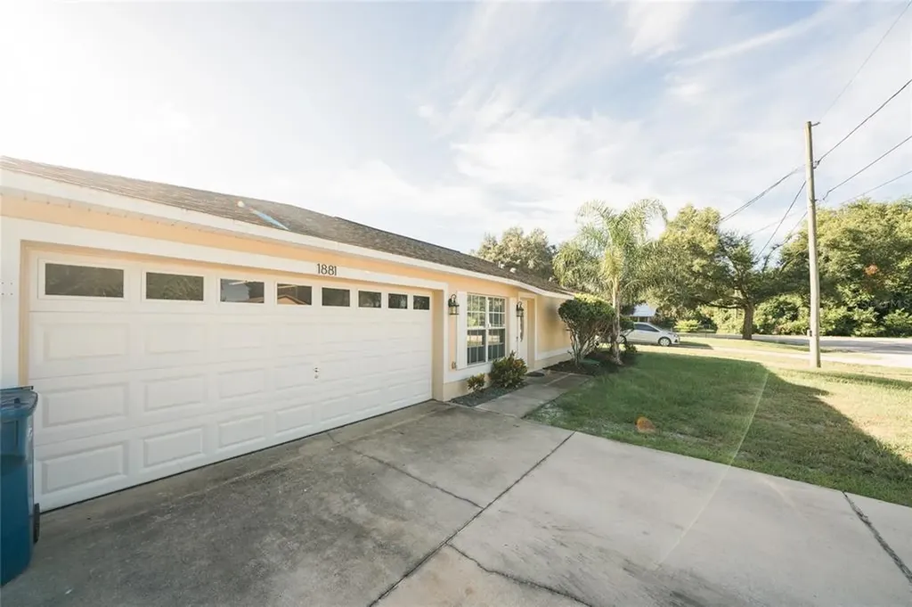 1881 Calle Naranja Deland FL 32724