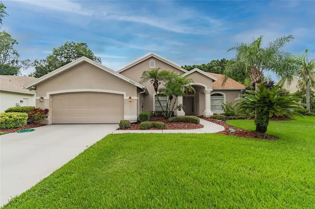 4343 Winding Oaks Circle Mulberry FL 33860