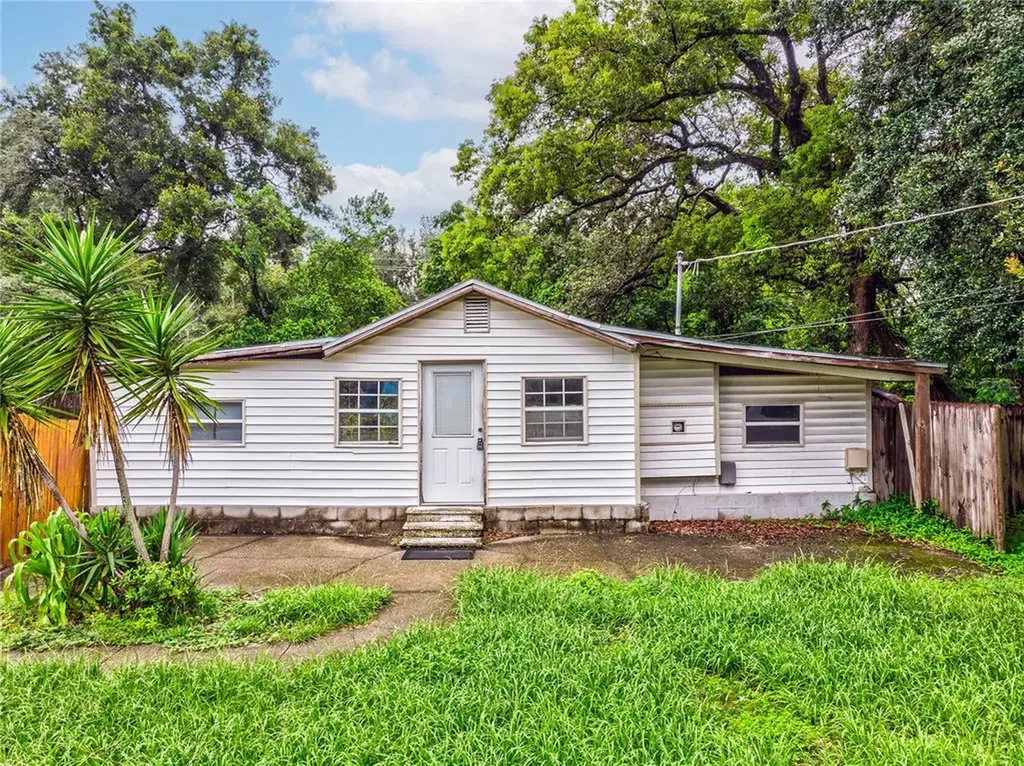 704 Lexington Boulevard Tampa FL 33612