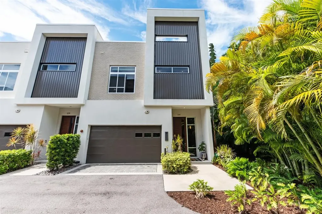 241 Cosmopolitan Court Sarasota FL 34236