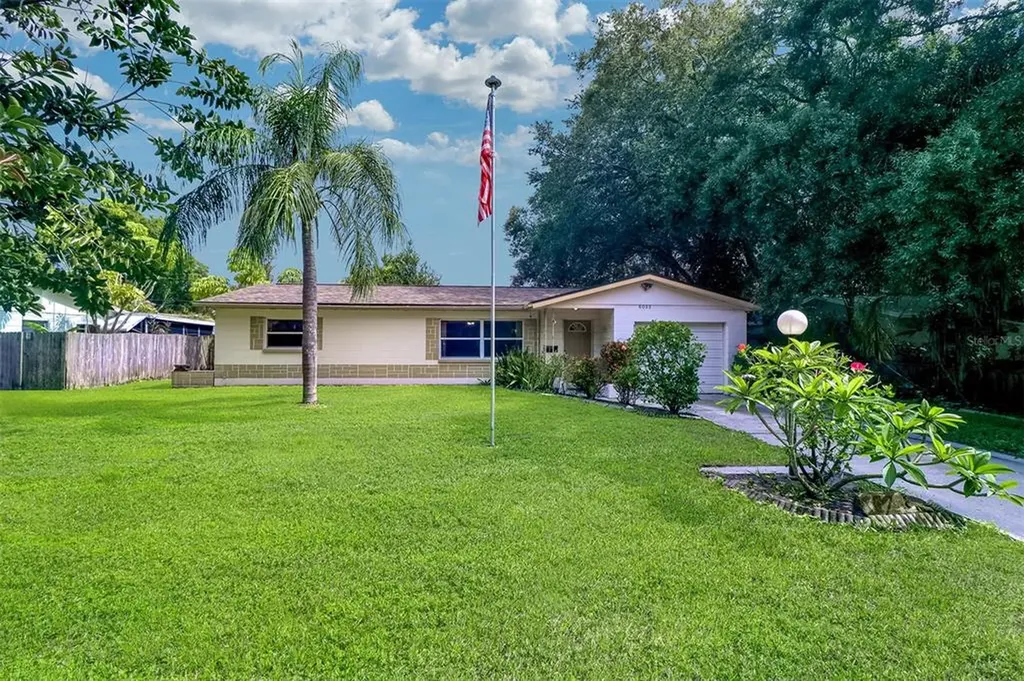 6033 17th Avenue N St Petersburg FL 33710