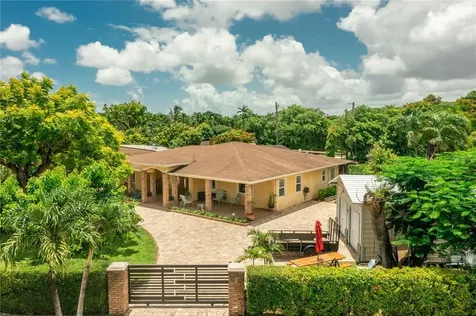5130 SW 99th Avenue Miami FL 33165