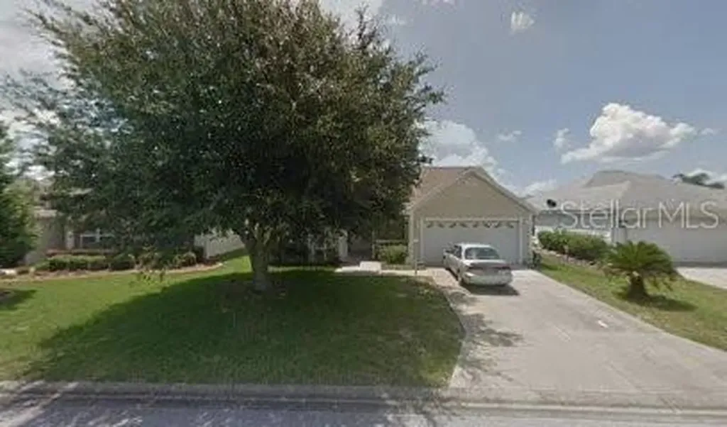 2020 Santo Domingo Drive Lady Lake FL 32159
