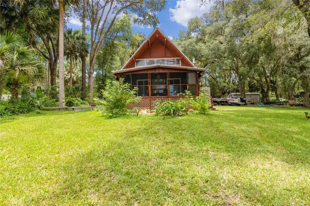 9481 SE 177th Court Ocklawaha FL 32179