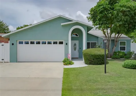 6527 40th Avenue N St Petersburg FL 33709
