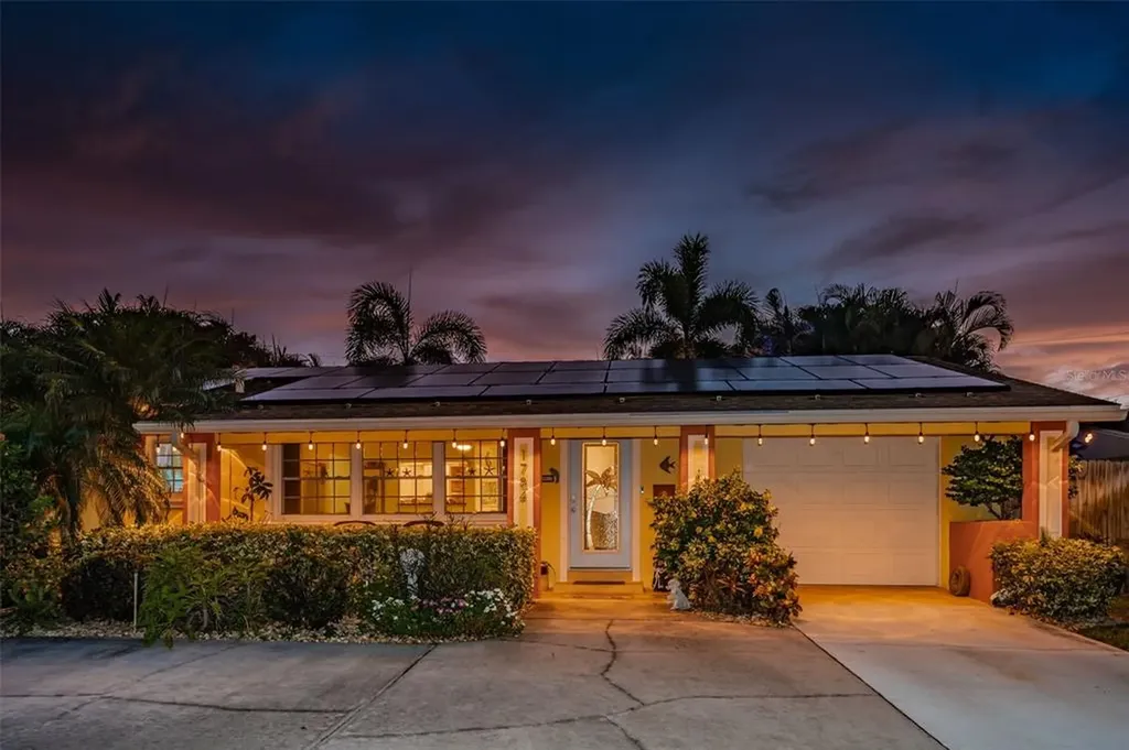 1784 65th Street N St Petersburg FL 33710