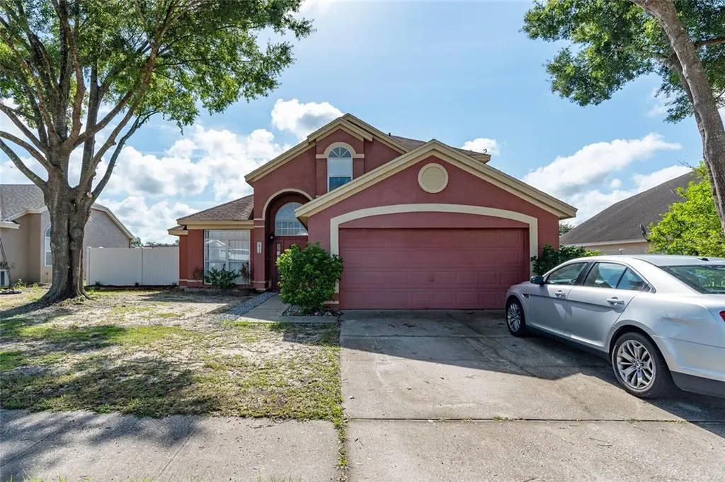 2914 Pembridge Street Kissimmee FL 34747