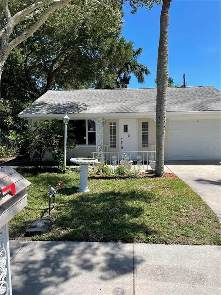 824 Myrtle Street Sarasota FL 34234