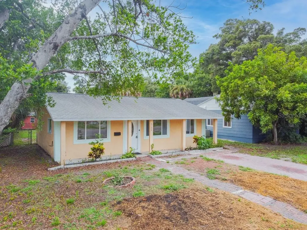 5134 1st Avenue S St Petersburg FL 33707