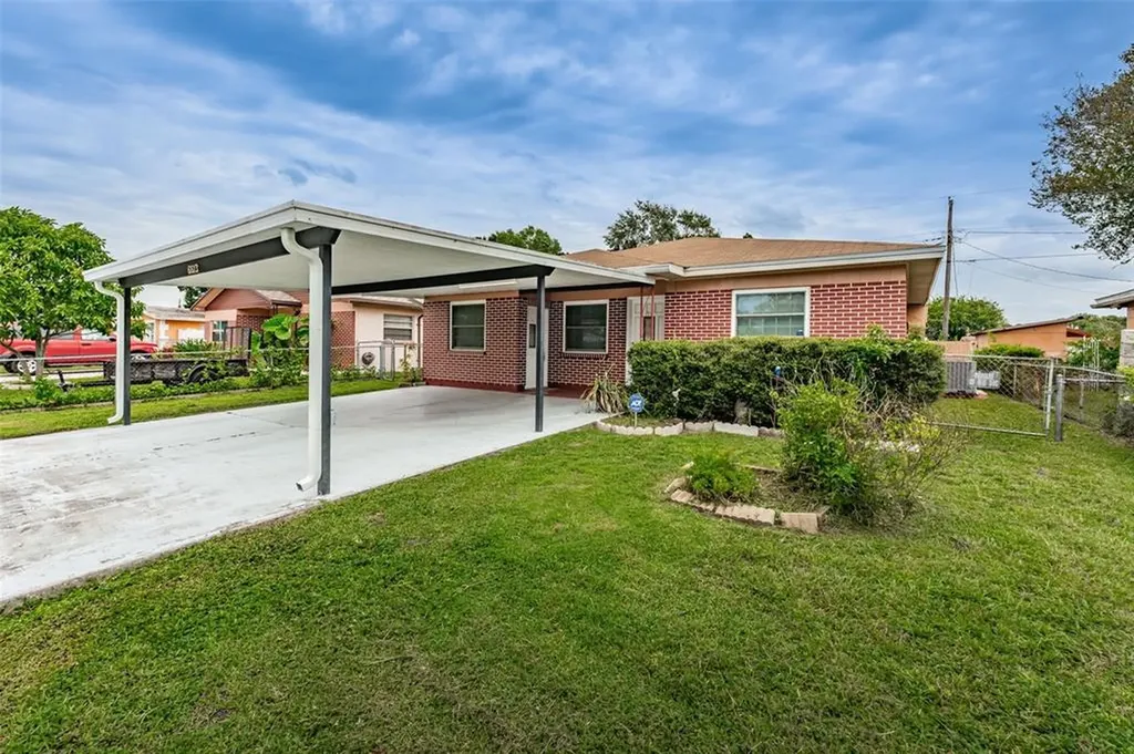 6613 N Hubert Avenue Tampa FL 33614