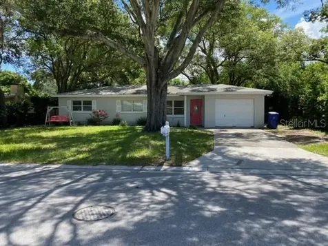 611 Pinewood Drive Dunedin FL 34698
