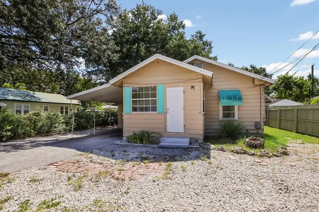 719 35th Street W Bradenton FL 34205