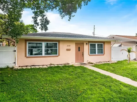 539 75th Avenue N St Petersburg FL 33702
