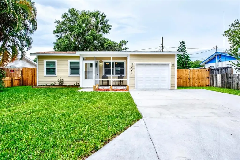 4245 78th Lane N St Petersburg FL 33709