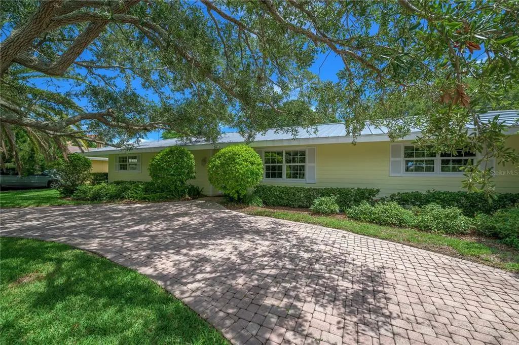 1500 Ridgewood Lane Sarasota FL 34231
