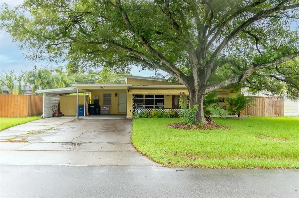 1867 East Drive Clearwater FL 33755