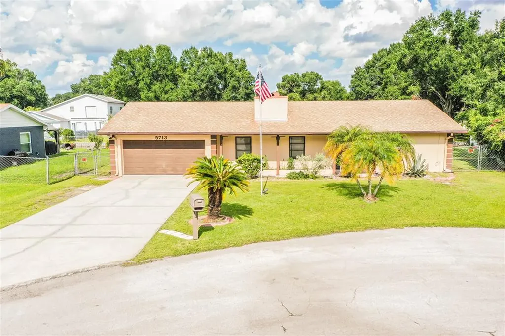 5713 Sands Point Drive Lakeland FL 33809