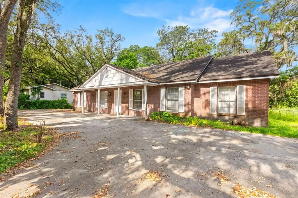 8732 N Pawnee Avenue Tampa FL 33617