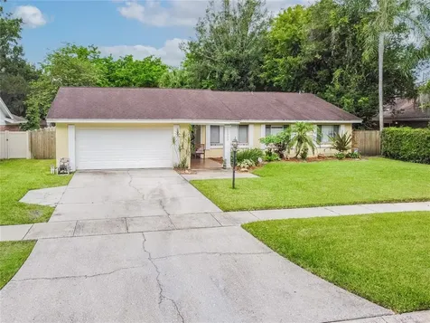 11703 Phoenix Circle Tampa FL 33618